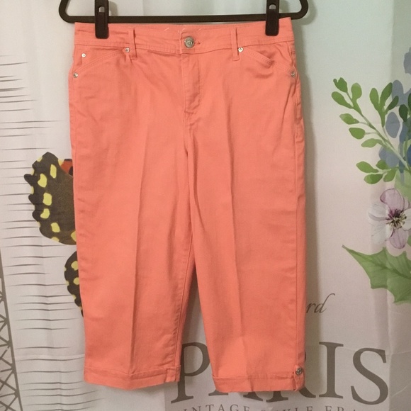 Gloria Vanderbilt Women’s Lillian Capri Pants Size 6 Bright Hibiscus - Picture 1 of 9